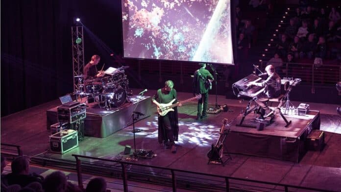 UP! Peter Gabriel Tribute Show 3 Up! Peter Gabriel Tribute Show: la band con Flavio Braut, Alex Michelin, Marco Michelin e Roberto Berti (