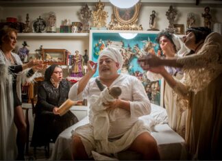 Ethnos Cinema: tre giorni di visioni, danza e tradizioni del Sud Italia a Napoli la figliata dei femminielli, scena tratta dal film Pagani che inaugura il ciclo 'Visioni dal Mondo', il 20 ottore, al festival Ethnos